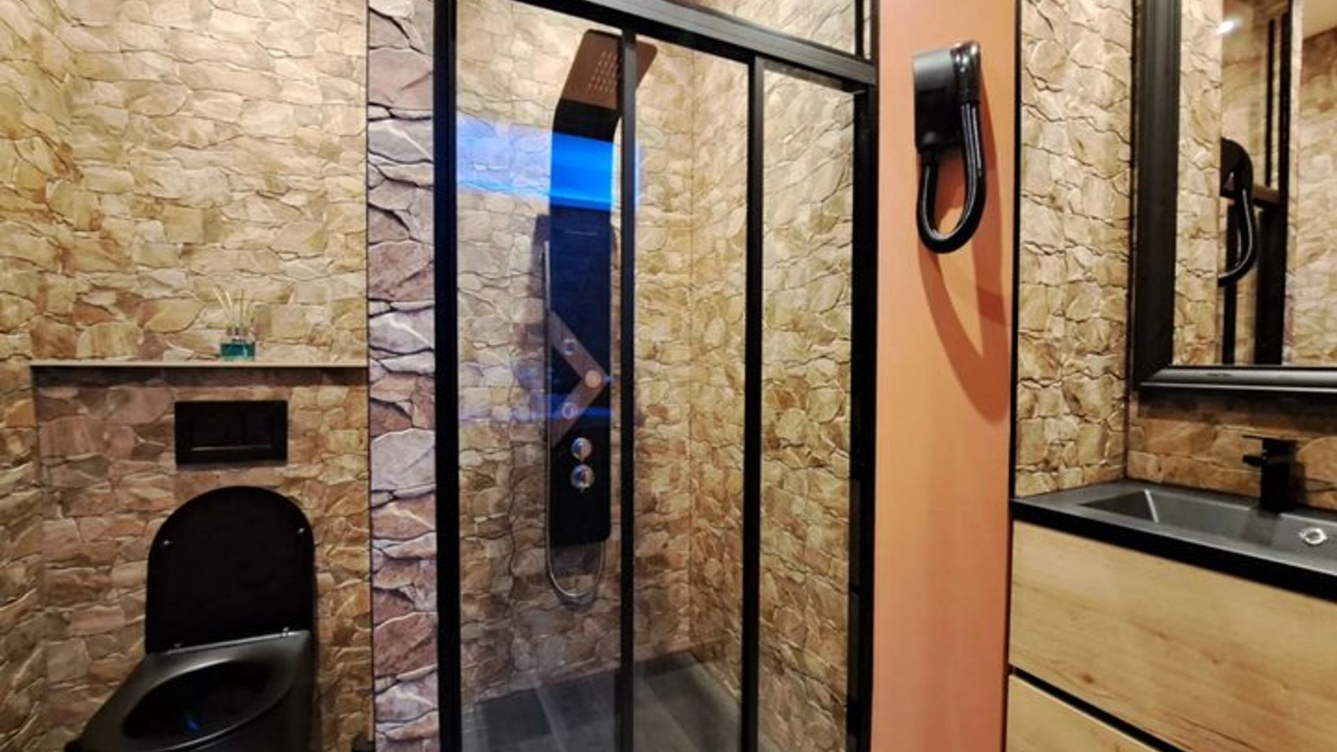 Apartment mit Spa, privatem Whirlpool und Infrarotsauna im Stadtzentrum von Arras