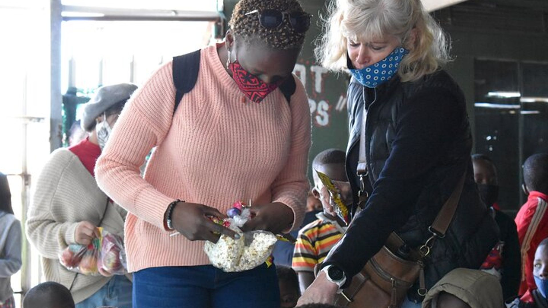 Cinéma éphémère dans la communauté + discussion post-film avec les habitants