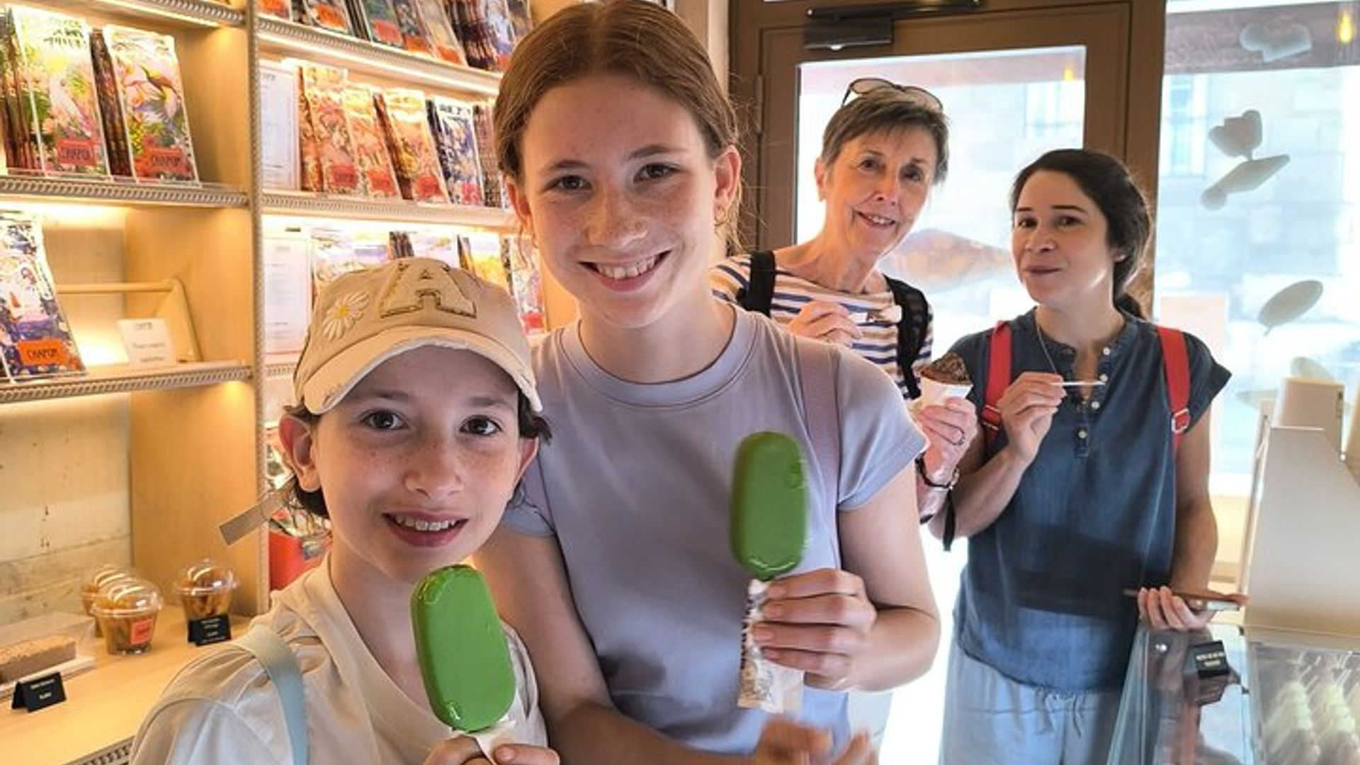 Saint-Germain Private Food and Wine tour with a Gastronomy Expert