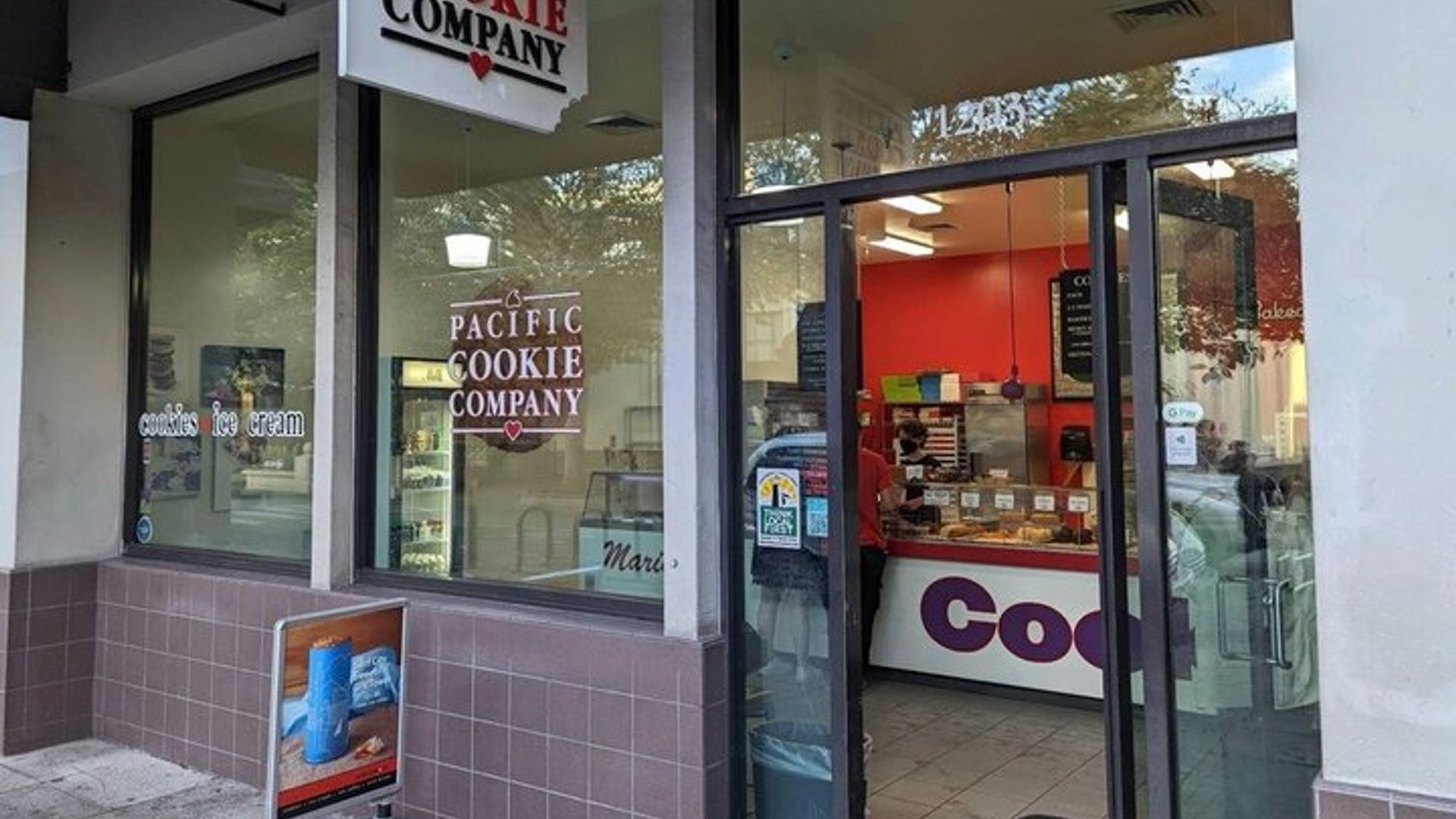 Santa Cruz Ice Cream Tour 4 Stoppt Proben Volle Messlöffel