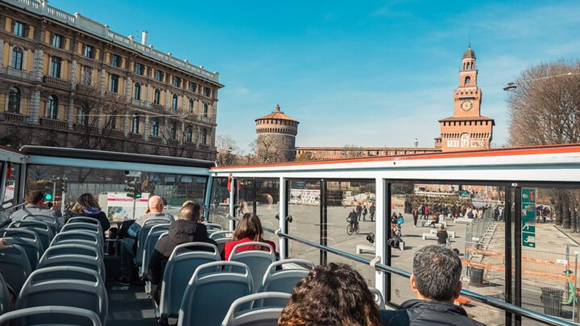 Tour of Milan by open bus, valid for 3 days
