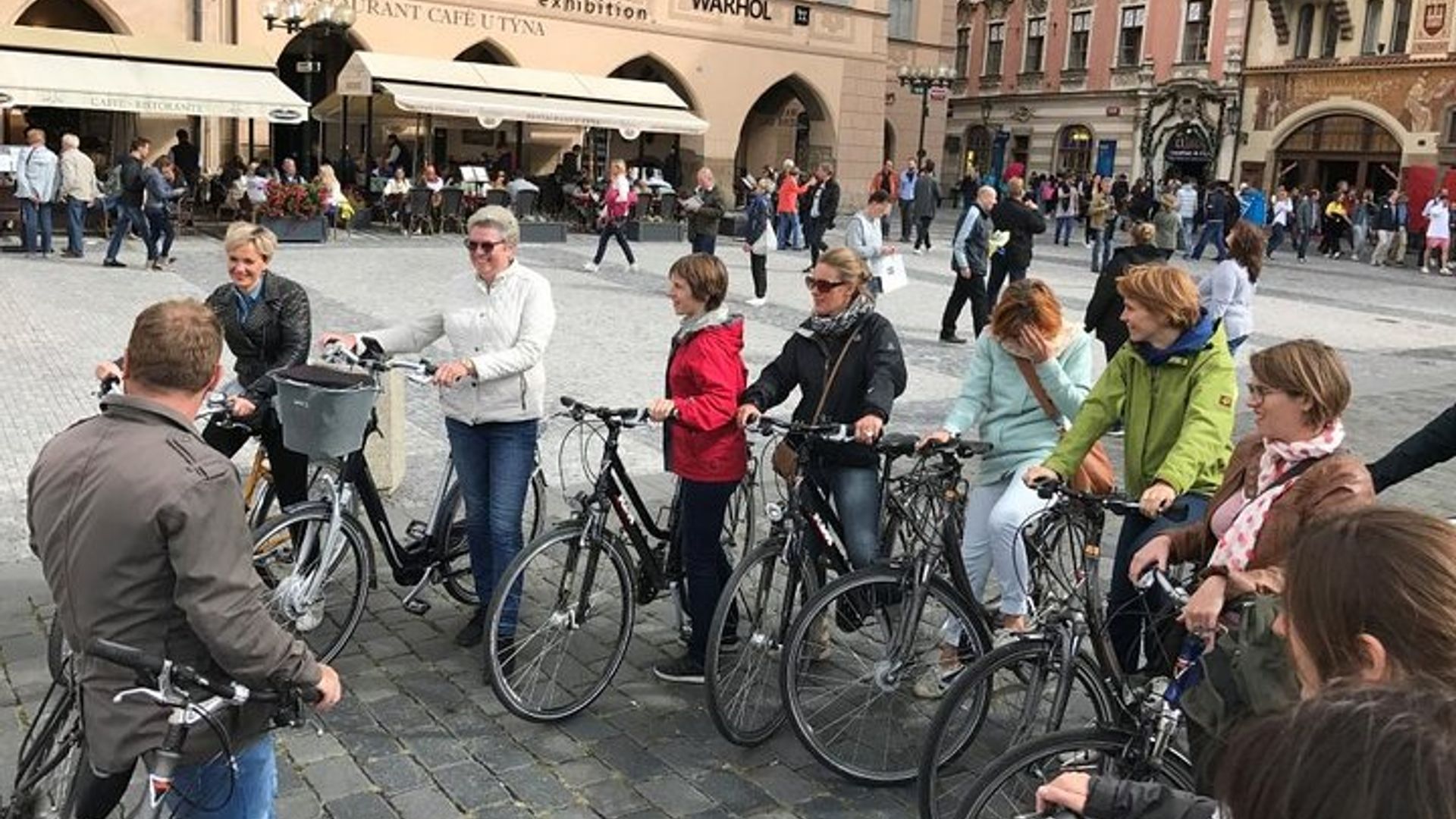 Tour Completo di Praga in Bicicletta di 3 Ore