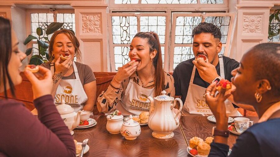 London Small-Group Scone Baking Workshop with Traditional Tea