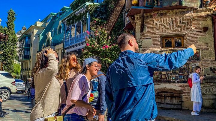 Tbilisi Walking Tour with Cable Car and Bakery Snack