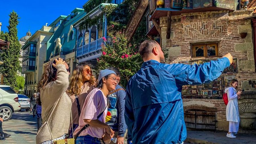 Tbilisi Walking Tour with Cable Car and Bakery Snack