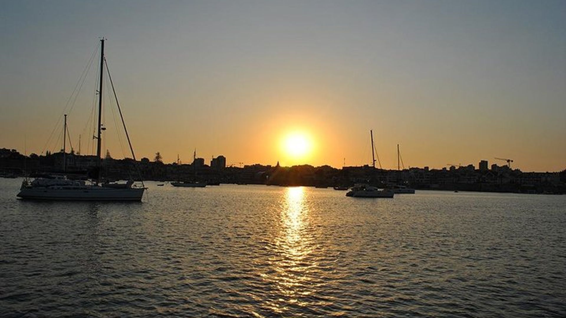 Cascais Sunset Private 2h Cruise with drinks