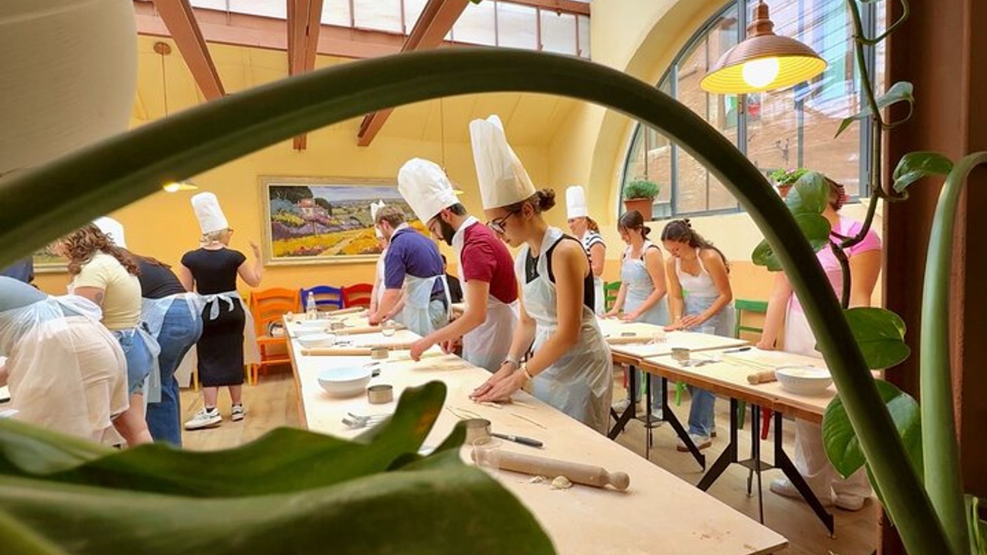 Siena: Clase de cocina para grupos pequeños de pasta y tiramisú con vino