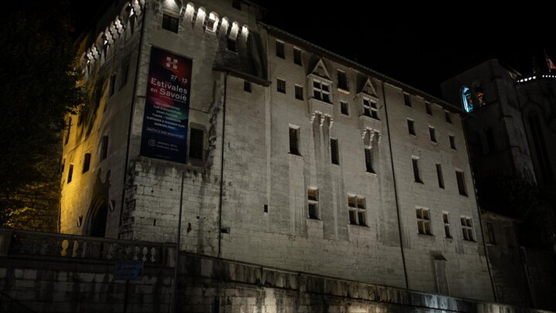 Visita guiada nocturna a Chambéry, la ciudad de los duques de Saboya