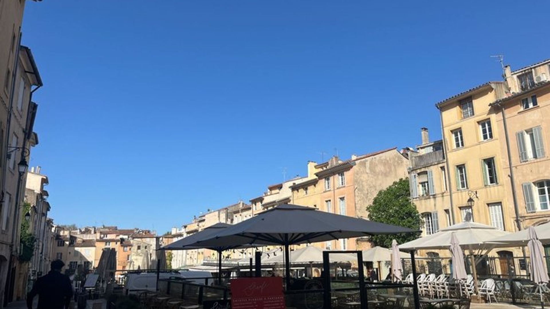 Tour a pie por Aix en Provence : Explora las principales atracciones y joyas ocultas