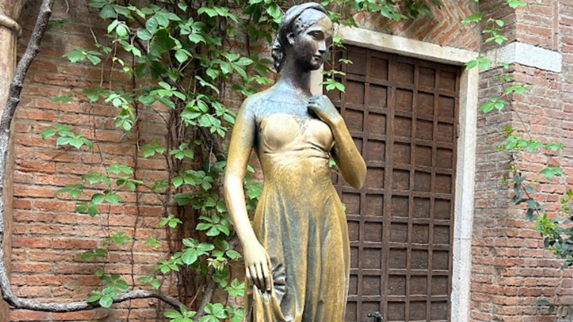 Verona: Juliet's House & Teatro Nuovo Tickets with Audio Guide