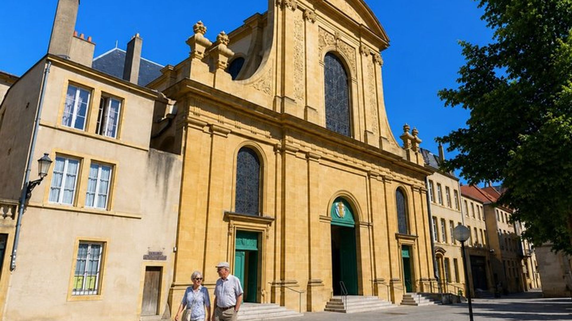 Metz búsqueda del tesoro & Highlights tour a pie autoguiado