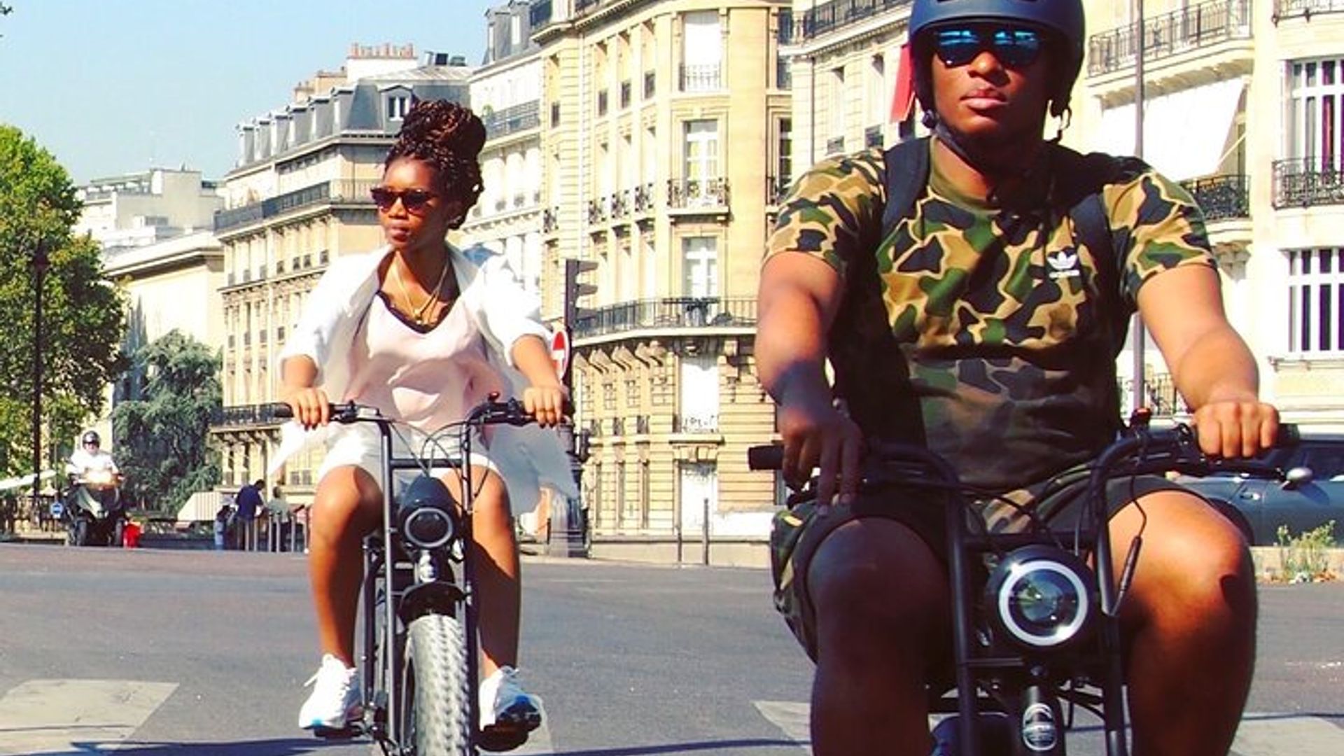 Private Paris electric bike ride with video image 2
