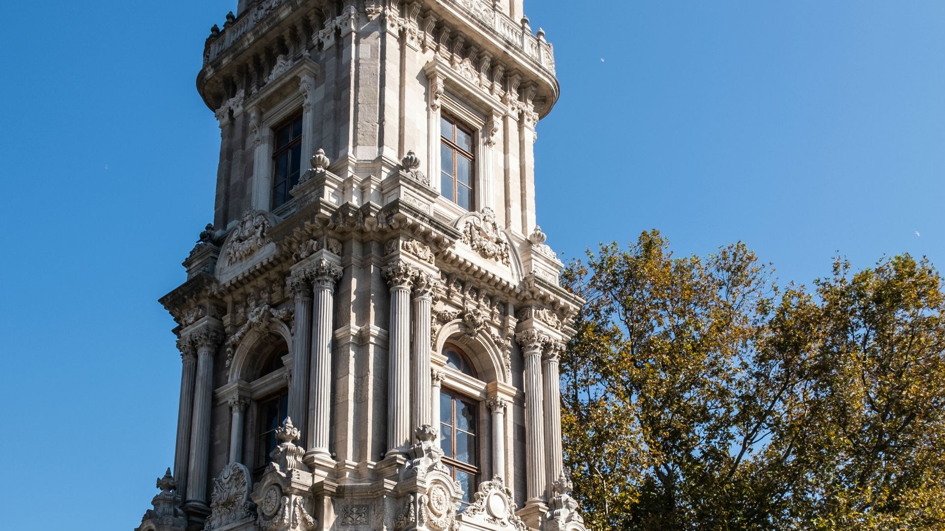 Dolmabahce Palace: Skip The Line Ticket + Audio Guide