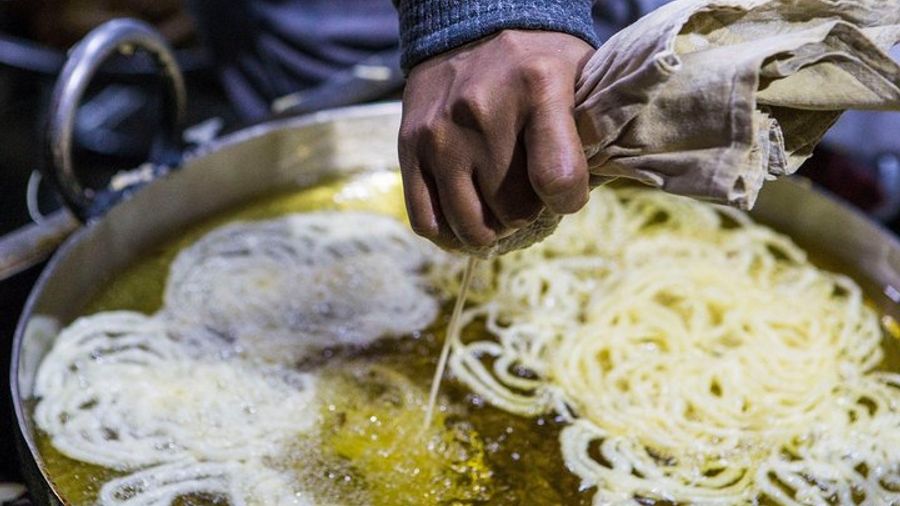 Delhi Food Walk: Rickshaw Ride, Street Eats & Market Tour