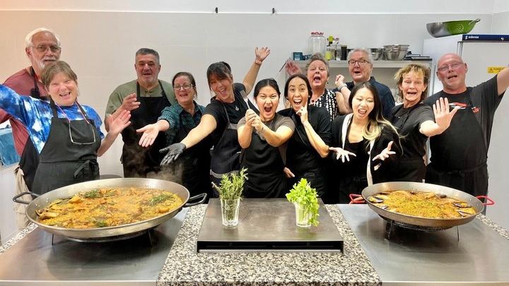 Valencia Small-Group Paella Cooking Class With Tapas and Wine