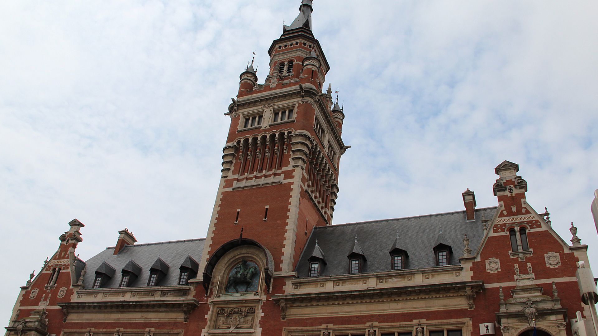 Dunkerque: Audio Guided Walking Tour (3:10 - 22 audio comments)