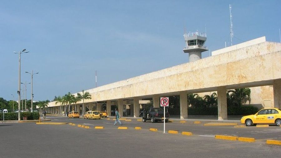 Private Arrival or Departure Transfer: Rafael Núñez Airport