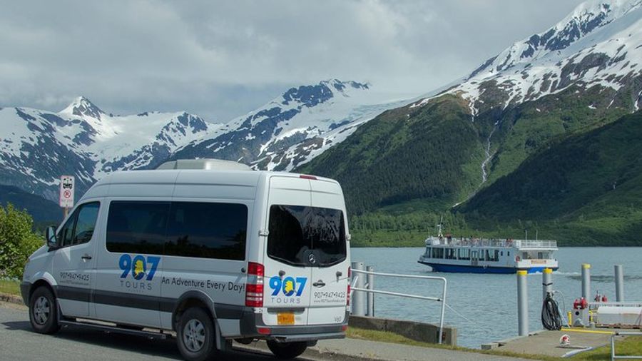 Alaskan Wildlife and Nature Tour from Anchorage