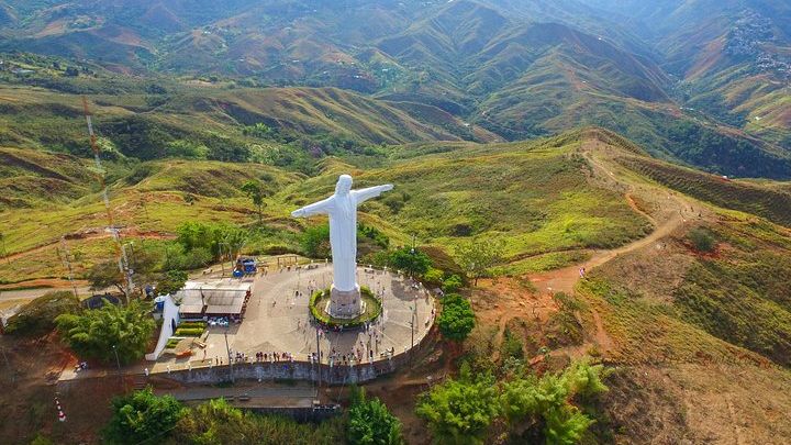 Cristo Rey + Tertulia Museum + Downtown Cali City Tour