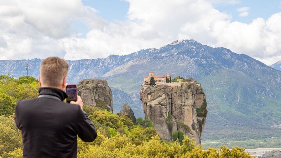 Meteora Tour: Monasteries, Lunch & Optional Athens Transfer