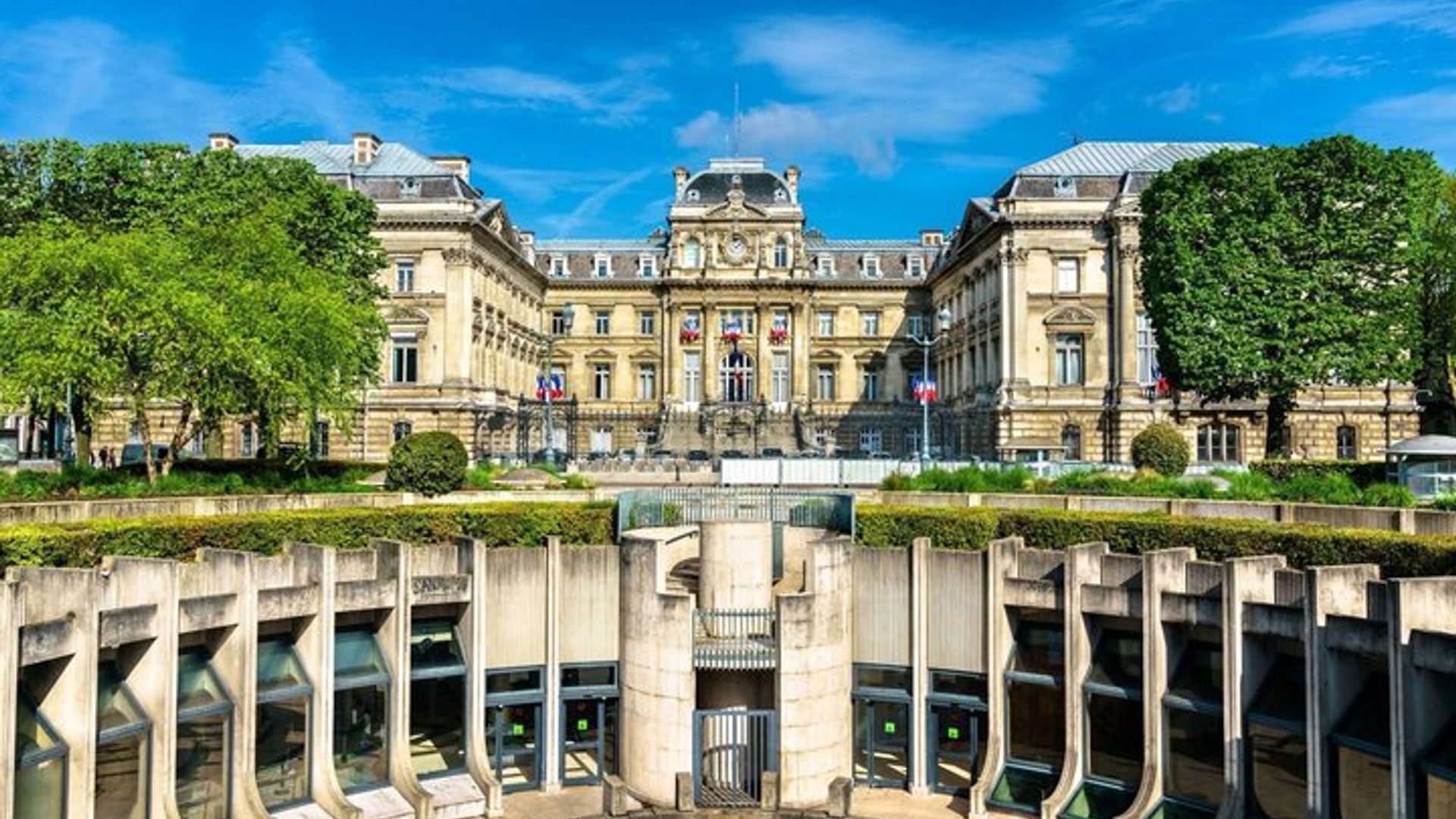 Lille Scavenger Hunt & Highlights Self-Guided Walking Tour