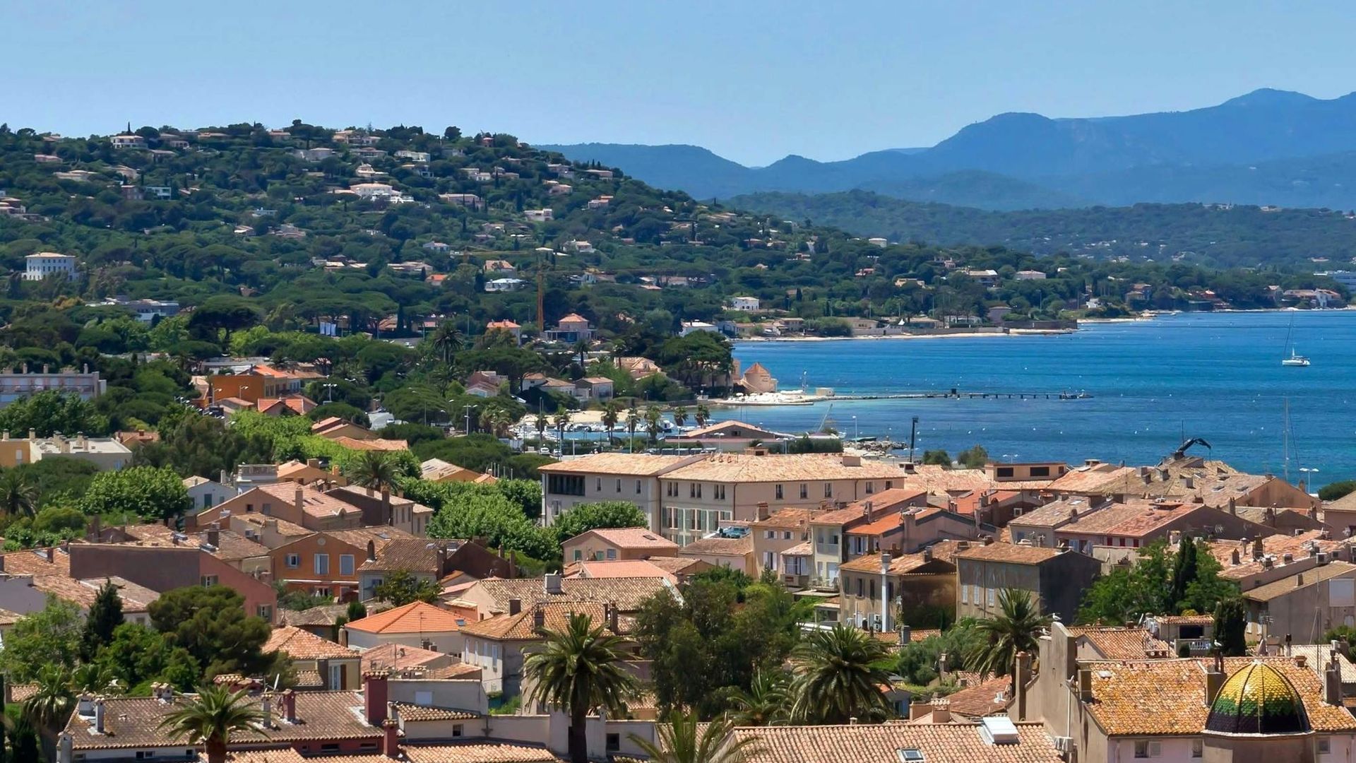 Take a guided tour around Saint-Tropez with a local