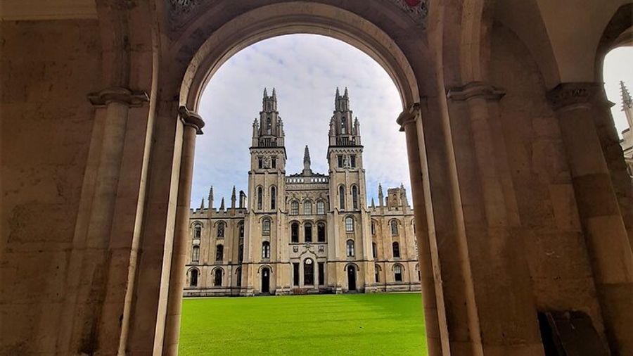 Oxford Small-Group Guided Walking Tour