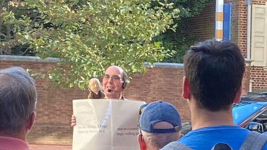 Philadelphia Old City Tour with Comedy Magician Guide