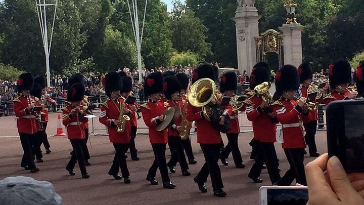 London Royal Landmarks Tour With Changing of the Guard