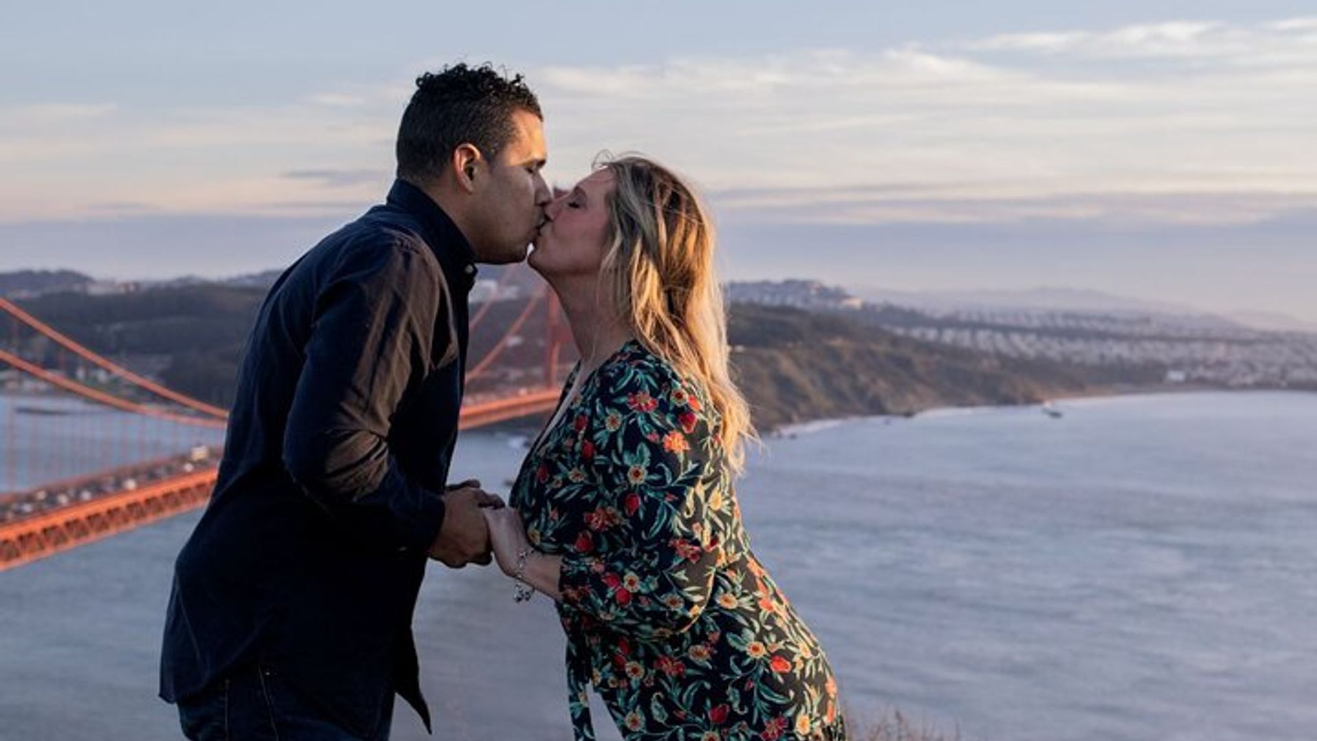 San Francisco : Professional Photoshoot at Golden Gate Bridge image 2