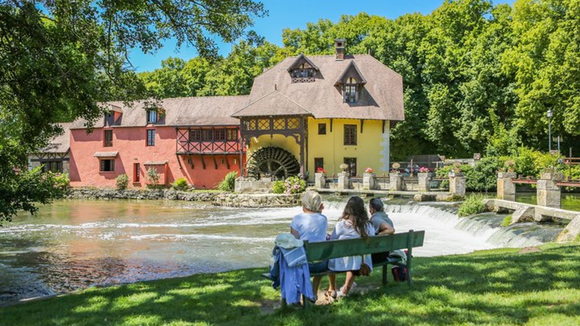 Excursión a Giverny y al Palacio de Versalles desde París con almuerzo