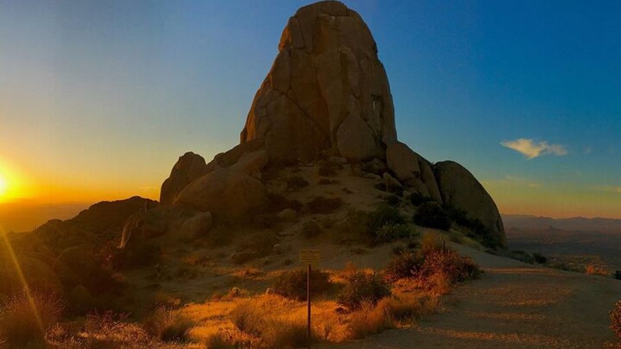 Scottsdale Hiking Adventure to Iconic Tom’s Thumb
