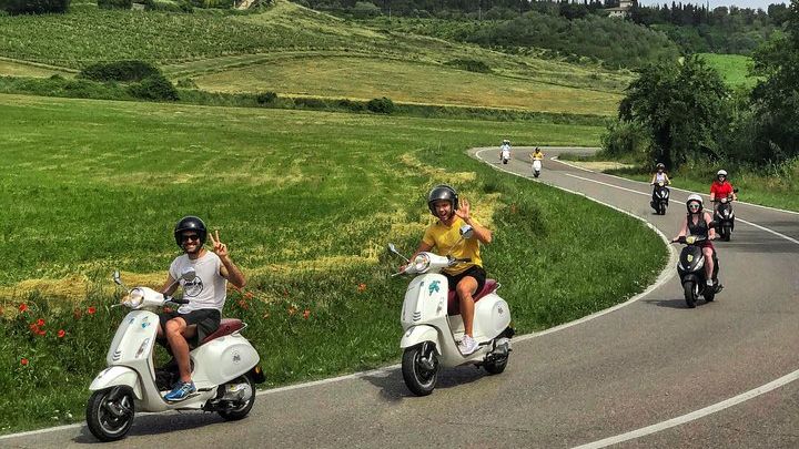 Florence: Chianti Hills Tuscany Vespa Driving Tour with Lunch