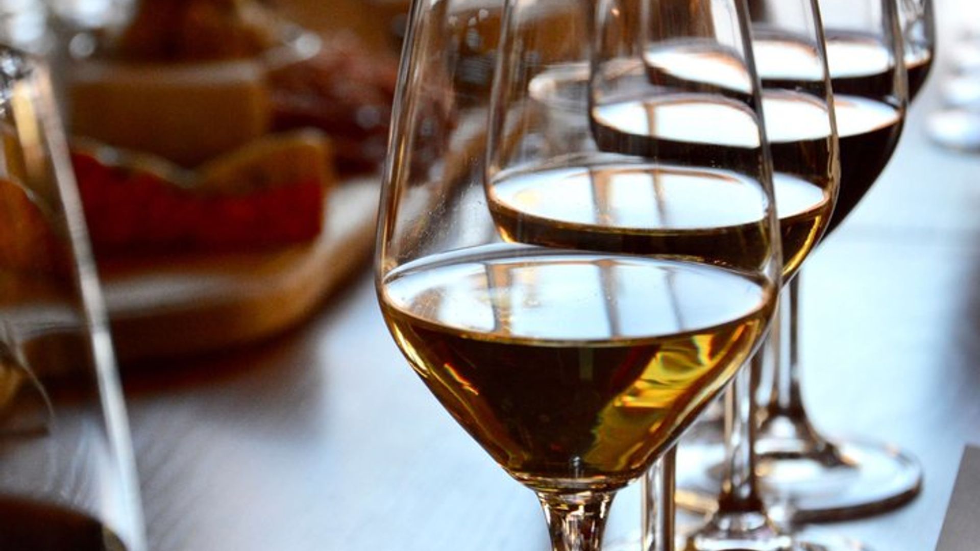 Lyon Wine Tasting: Small-Groups with a Professional Sommelier