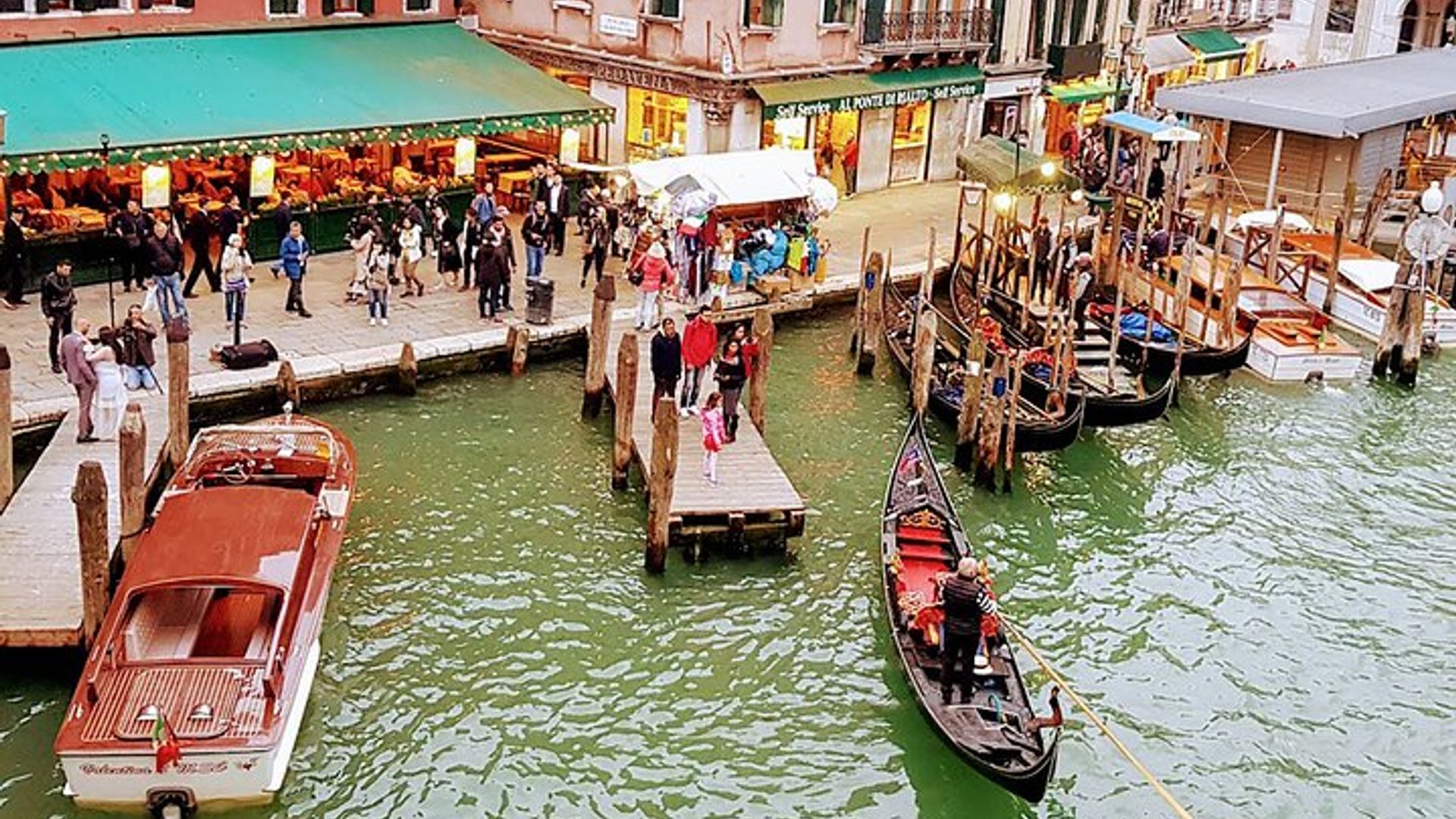 Wine Tasting and Cicchetti Stroll Guided Tour + Ebook
