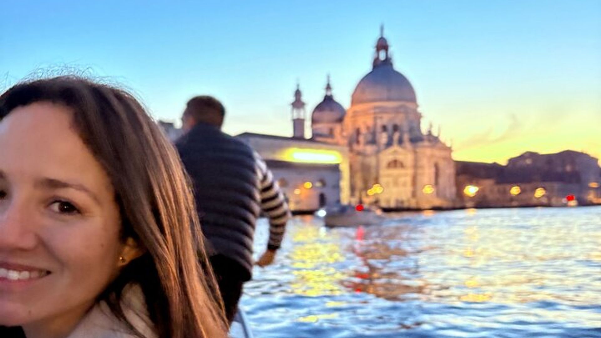San Marco Tour with Grand Canal Gondola Traghetto Crossing