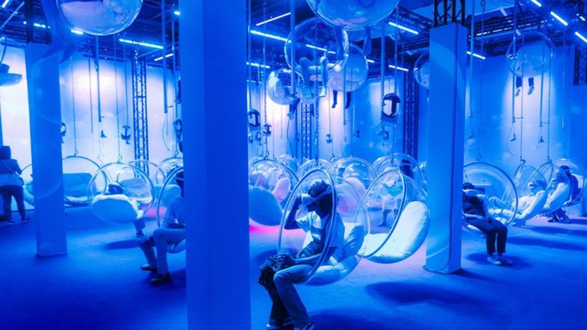 Bubble Planet Montreal: Immersive Digital Interactive Experience
