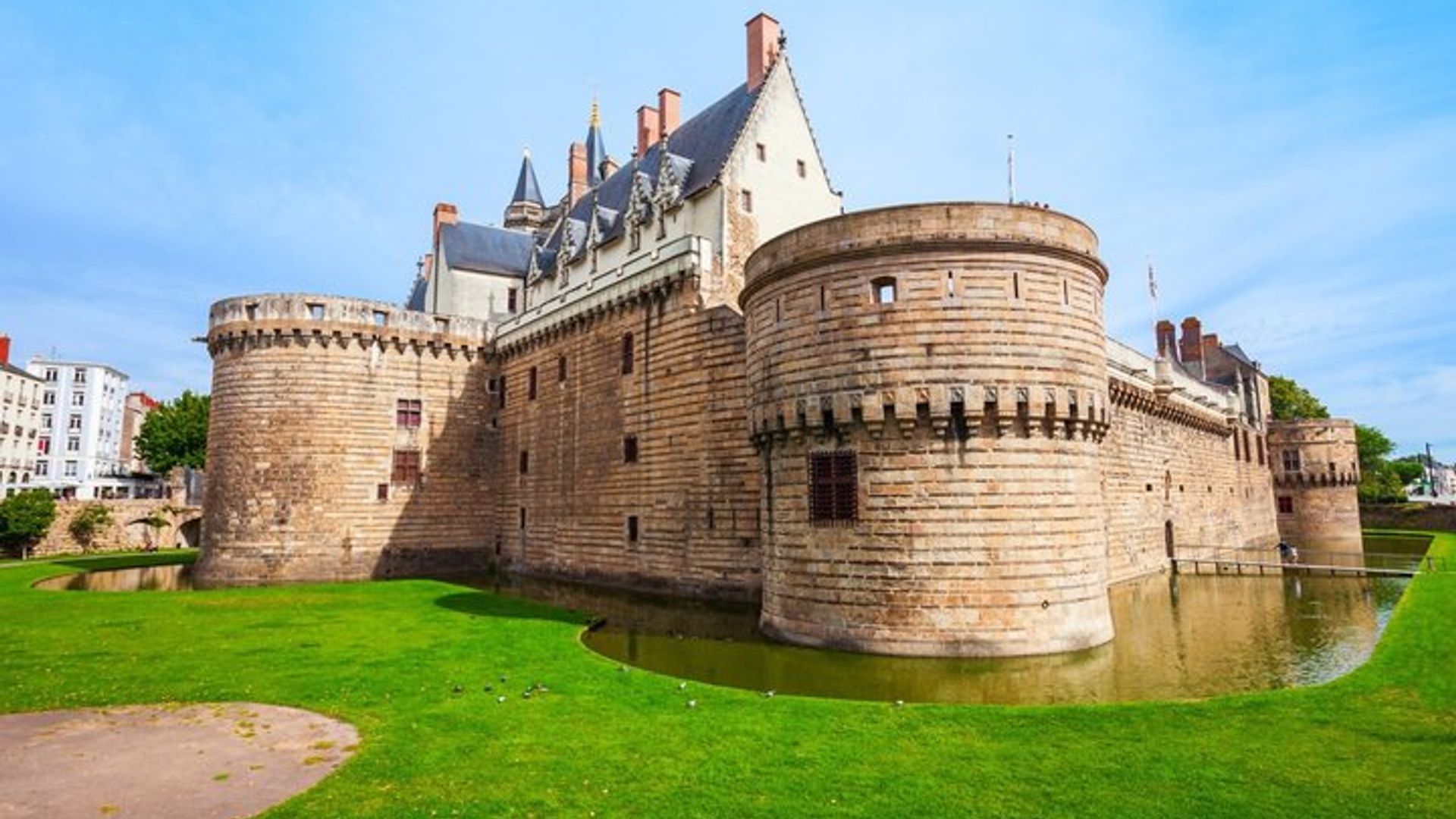 TOP Nantes : Private Guided Tour with your mobile