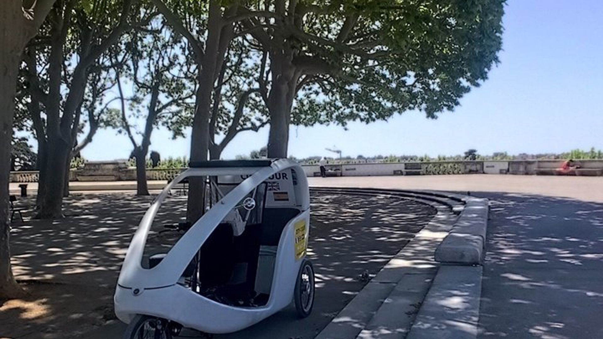 Montpellier guided tour by bike taxi