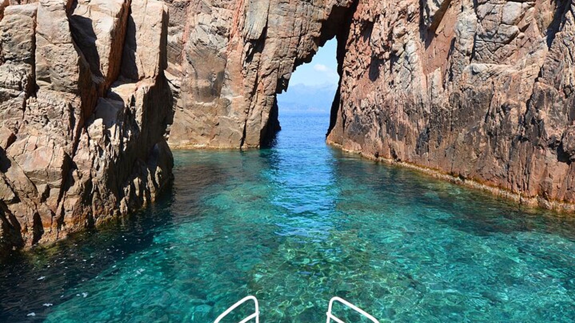 Friendly discovery of Scandola Calanques de Piana and meal stop at Girolata