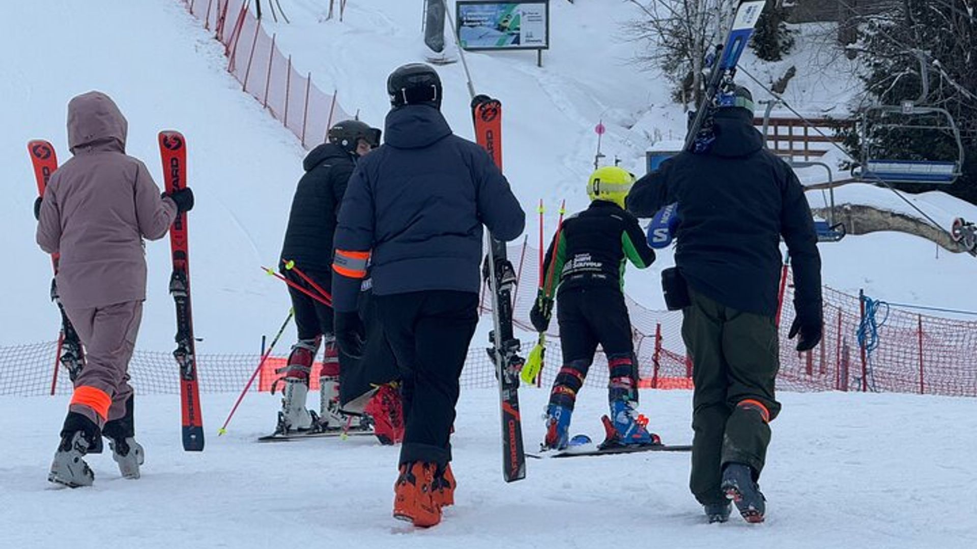 Montréal en voiture : Tour du complexe touristique privé de ski Mont-Tremblant