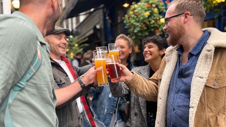 London: Royal Historic Pubs Small-Group Walking Tour