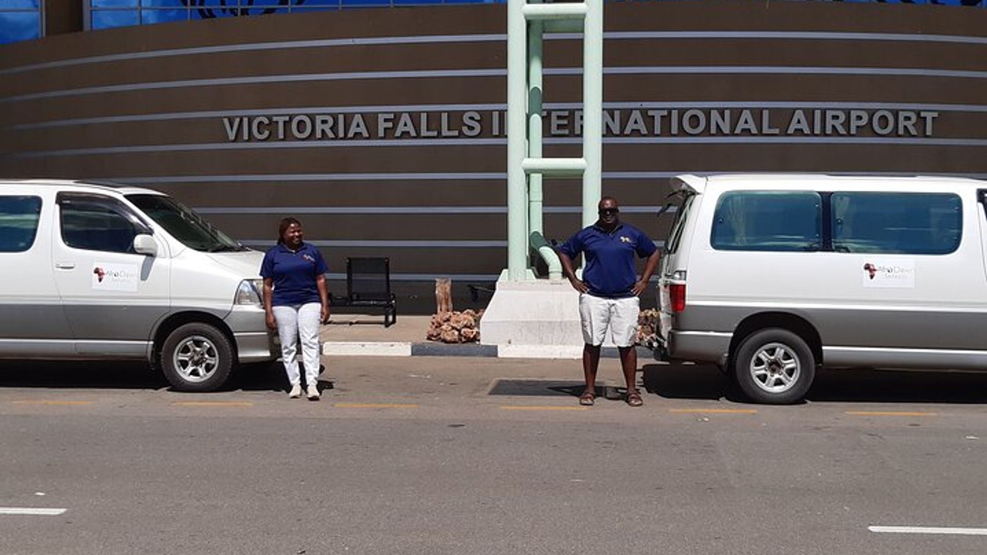 Iminsi 3 nijoro 2 Kuzenguruka Isumo rya Victoria hamwe na pack ya hoteri