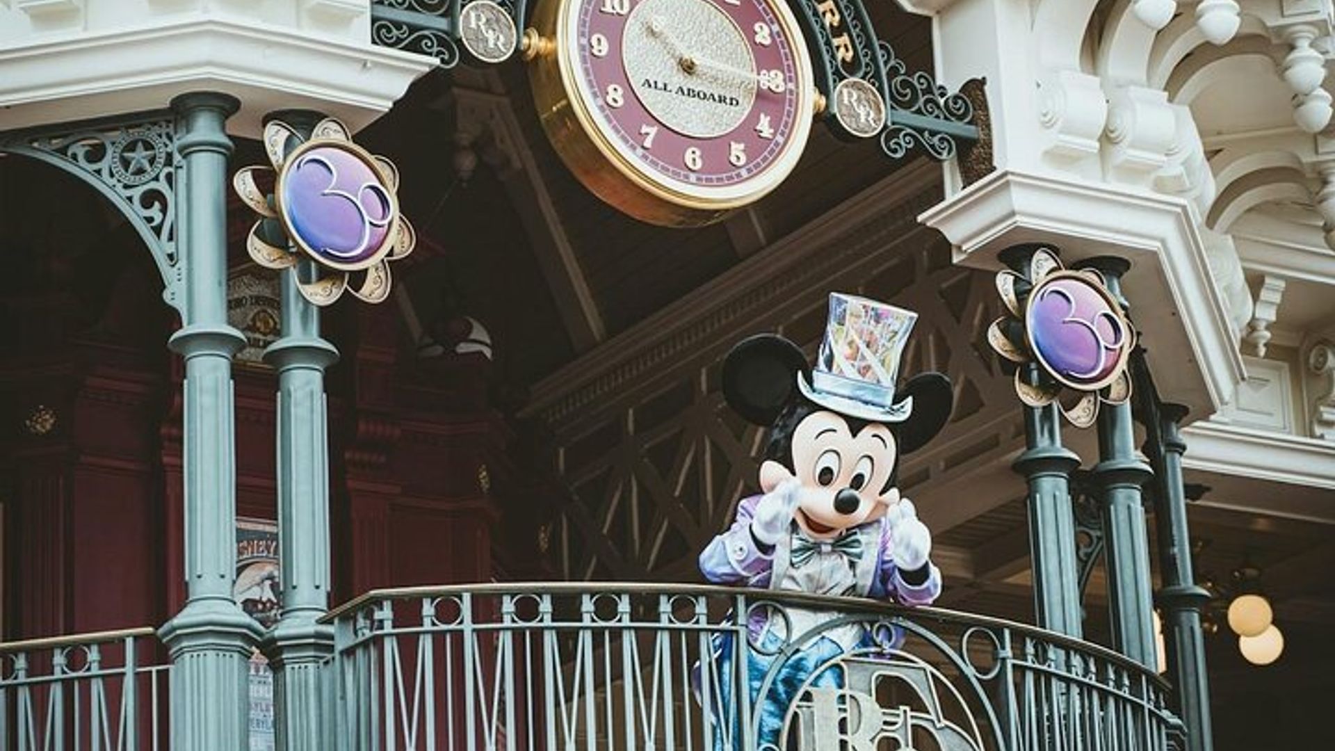 Traslado privado de París a CDG u Orly con mejora de lujo