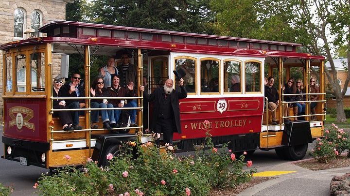 Napa Valley: Full-Day Group Wine Trolley Tour With Lunch