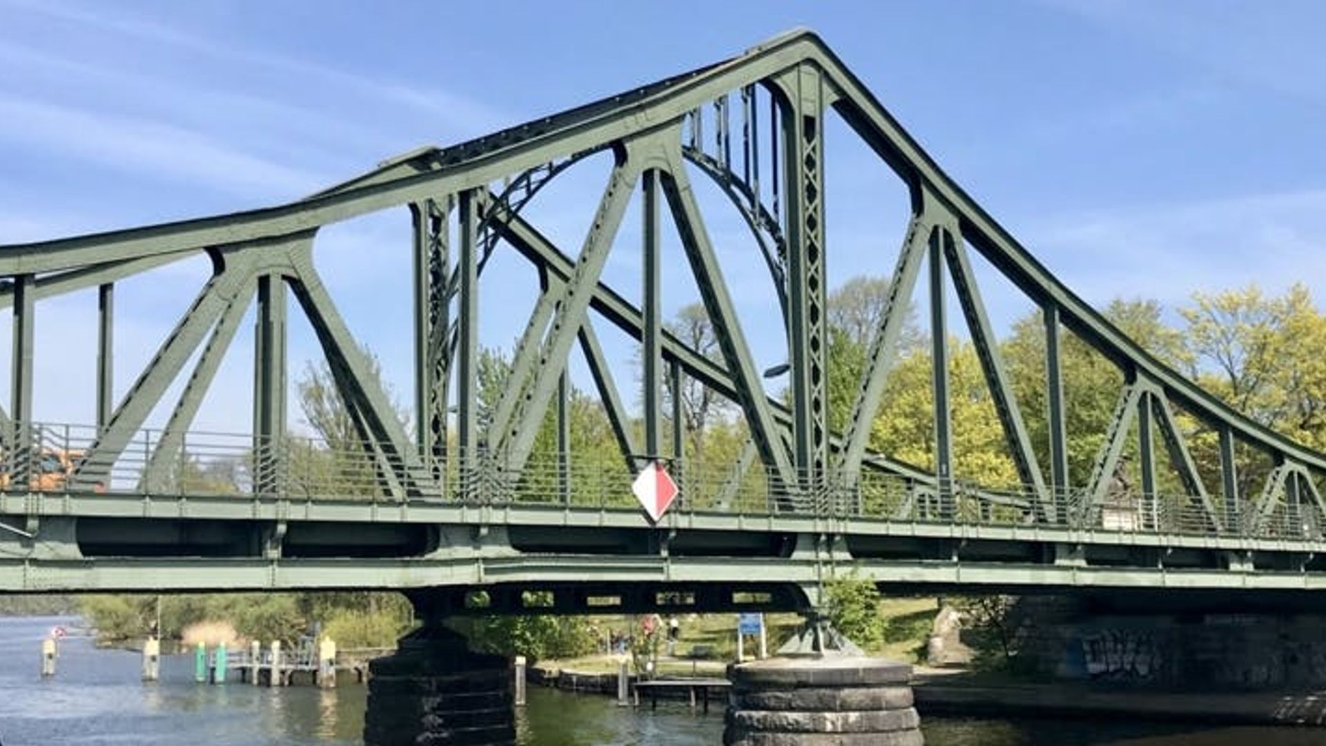 2 hour-cruise around seven lakes in Wannsee and Havel