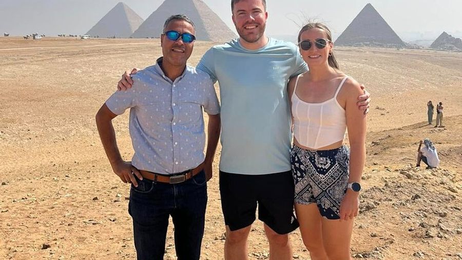 Giza Pyramids and Egyptian Museum Private Guided Tour