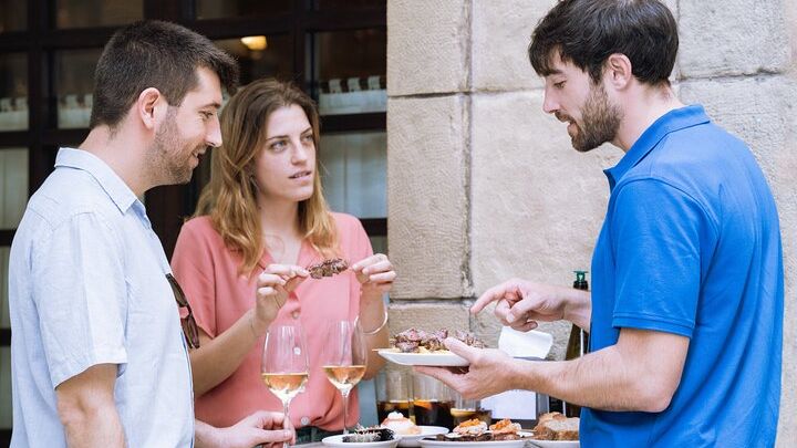 San Sebastian Old Town Small-Group Pintxo and Wine Tour