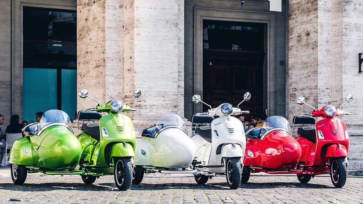 Vespa Sidecar Tour in Rome with Cappuccino