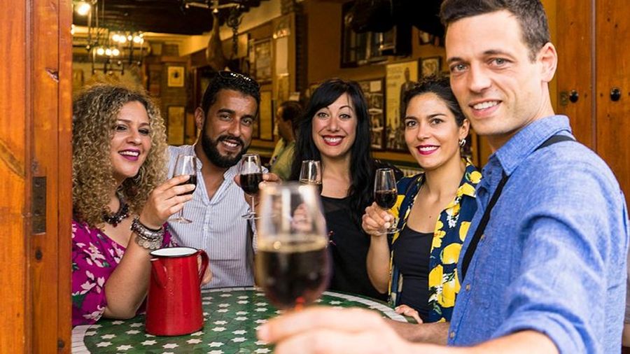 Tapas Crawl Tour to Four Venues in Seville, with Drinks